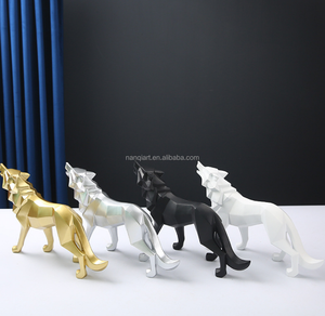 Statue Decorative da Interno di Alta Qualità, Modelli di Lupo Realistici in Resina Artigianale - Product Image 6