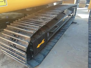 Excavatrice Caterpillar 315D2 d'occasion, modèle 2016, godet de 1,2 m, poids opérationnel de 15 tonnes, puissance de 110 kW, bon état - Product Image 4