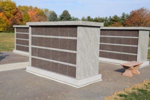 Pierre tombale en granit gris - Design américain traditionnel - Garantie 1 an - Utilisation en cimetière - Product Image 4