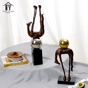Pièces maîtresses créatives <span class=keywords><strong>de</strong></span> luxe en alliage d'étain coulée or et ruban cheval Figurine Sculptures articles <span class=keywords><strong>de</strong></span> décoration <span class=keywords><strong>de</strong></span> la maison pour le salon - Product Image 2