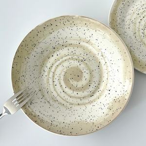 2026 nuevos platos de cerámica de remolino rústico-Beige claro con puntos oscuros elegante vajilla de cocina para presentación de comidas y exhibición en el hogar - Product Image 2