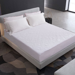 Cubierta <span class=keywords><strong>de</strong></span> colchón impermeable ajustada acolchada ultra suave personalizada ecológica <span class=keywords><strong>de</strong></span> fabricante OEM al por mayor - Product Image 2