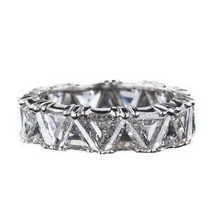 Anello dal Design Elegante in Stile Vetro per Donne - Product Image 1