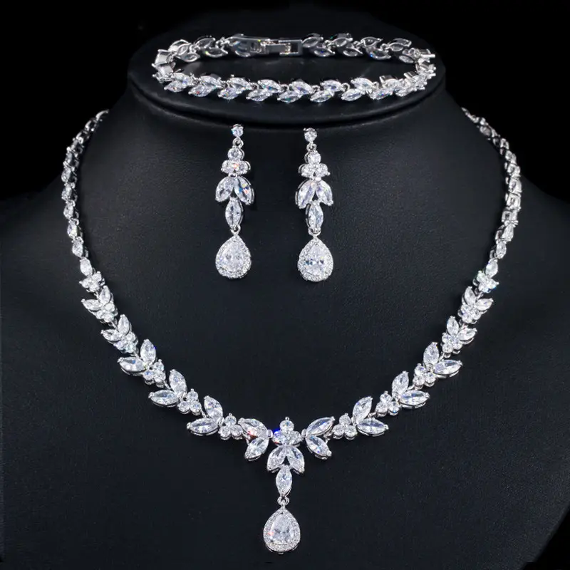 Superventas Noble latón cristal colgante boda joyería nupcial 925 Color plata lujo Cubic Zirconia mujer joyería conjunto