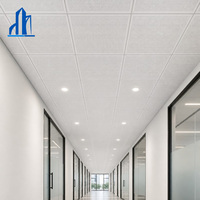 Plaque de plafond suspendu en aluminium ignifuge 600x600mm à clipser pour bureaux, écoles, hôpitaux