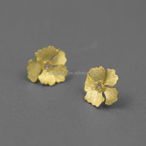 Orecchini a Perno Rosaeflora "A Midsummer Night's Dream" a Forma <span class=keywords><strong>di</strong></span> Peonia, in Autentico Argento Sterling 925, Gioielli Raffinati con Fascino Orientale Antico - Product Image 1