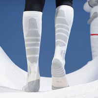 Chaussettes de sport personnalisées pour équipes, en matériau Coolmax, antibactériennes, séchage rapide, saison automne, service OEM, semelle personnalisée pour unisexe