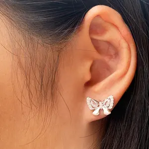 Pendientes de tuerca de plata 925 con forma de mariposa y diseño de animales bonitos 2024 nueva moda para mujeres ODM OEM