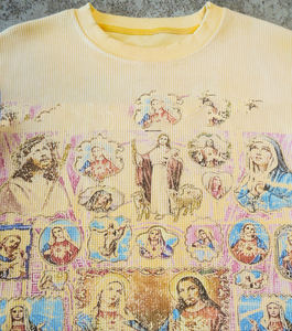 T-shirts à manches longues pour hommes en tissu gaufré 100% coton, avec impression DTG personnalisée, design délavé et vieilli. - Product Image 3