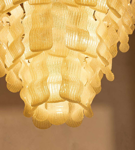 Lampadario in Vetro Artigianale Stile Nordico, Ideale per Salotti Familiari, Hotel e Sale da Pranzo - Product Image 6