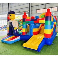 Château gonflable avec toboggan aquatique, château gonflable pas cher pour adultes