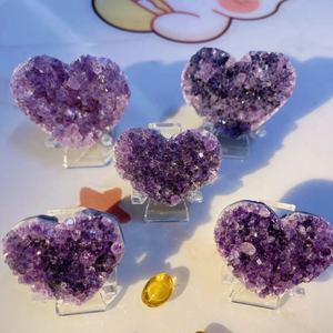 Vente en gros de pierres de méditation Reiki en améthyste naturelle du Brésil gravées en forme de cœur, pour la guérison énergétique et l'artisanat en cristal de quartz - Product Image 6