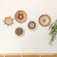 Napperon rond moderne fait main écologique avec bordure en papier raphia Tapis et coussinets élégants