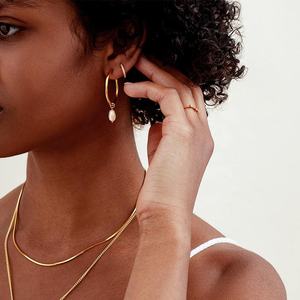 2025 haute qualité exquise mode bohème bijoux de luxe 18K plaqué or laiton perle d'eau douce grandes boucles d'oreilles - Product Image 2