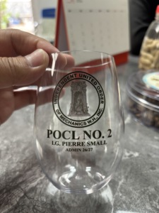 Verres <span class=keywords><strong>à</strong></span> <span class=keywords><strong>vin</strong></span> en <span class=keywords><strong>plastique</strong></span> de 12 oz avec bord doré pour mariage, gobelets sans pied en PET avec logo <span class=keywords><strong>personnalisé</strong></span> - Product Image 6
