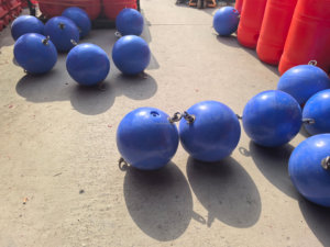 ทุ่นพลาสติกลอยน้ำขนาดเส้นผ่าศูนย์กลาง12 ", ทุ่นน้ำพร้อมลูกสูบ25กก. สำหรับตกปลาเรือมหาสมุทรทนทาน - Product Image 2