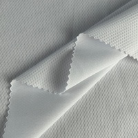 Tissu professionnel de vêtements de sport en maille d'oeil d'oiseau 100% Polyester pour les filles Technique de verrouillage tricoté pour le Football de chemises de cyclisme