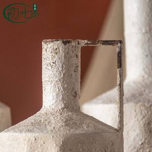 Jarrón de metal rústico con asa para decoración del hogar y arreglos florales - Product Image 3