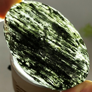 Piedra de Cuarzo Verde para Jardín, Piedra de Palma Redonda Pulida Hecha a Mano, Adorno Decorativo para Oficina y Hogar, Venta al Por Mayor - Product Image 2