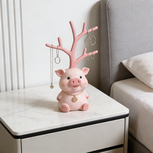Espositore per Gioielli in Resina a Forma di Maialino Rosa con Corna - Design Animale Affascinante, Organizzatore Decorativo per Orecchini, Collane e Esposizioni da Toeletta - Product Image 4
