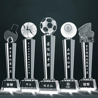 Diseño clásico Pilar forma cristal deportes conjunto fútbol Golf fútbol baloncesto Cricketer trofeo vidrio trofeos premios personalizados