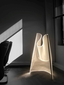 Esquina de sala de estar Grandes lámparas de pie de acrílico Villa Decoración para el hogar Diseñadores Lámpara de pie Led de lujo de oro moderno - Product Image 5