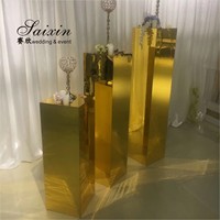 Set Perlengkapan Panggung Pernikahan Warna Emas Rose Gold, Termasuk Bingkai, Tiang, dan Alas Bunga