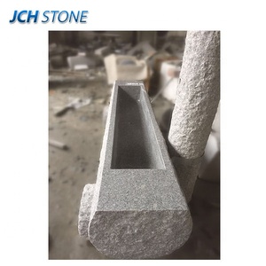 <span class=keywords><strong>Fontaine</strong></span> à eau <span class=keywords><strong>en</strong></span> <span class=keywords><strong>pierre</strong></span> de granit sculptée à la main sur mesure <span class=keywords><strong>pour</strong></span> l'extérieur avec colonne et gravure de lettres - Product Image 5