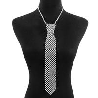 N12663 Collier de perles d'imitation transfrontalier Europe-Amérique, design de niche tendance, touche haut de gamme, cadeau pour femme