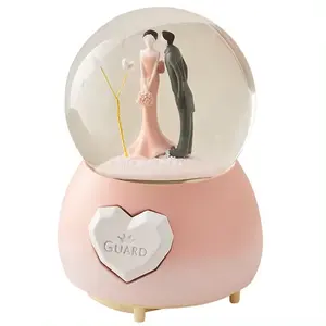 Romantic Love wedding Souvenir Gift Snow Globe Resin Craft Customized Couple Snow Ball