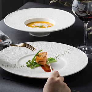 Assiettes et Plats en Céramique de Qualité Hôtelière Vaisselle de Luxe en Porcelaine Noire Coupe Plate - Product Image 2