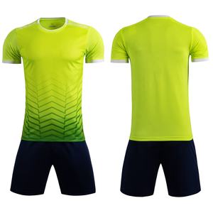 ملابس كرة قدم عالية الجودة من البوليستر باللون الأزرق الفاتح - Product Image 3