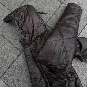 جاكيت رجالي مخصص بسحاب، حراري تفاعلي، مقاوم للرياح، بتصميم قماش مقاوم للماء، كبير الحجم، متغير اللون حرارياً - Product Image 4