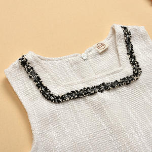 QZ236-ensemble de vêtements pour enfants, costume d'automne blanc pour filles, petit ensemble parfumé, avec veste à manches longues, jupe de princesse, nouveau produit - Product Image 5