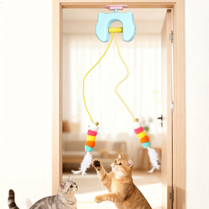 Jouet pour chat interactif à suspendre à la porte, avec plumes, pompons et clochette, à levage automatique type <span class=keywords><strong>yoyo</strong></span> - Product Image 4