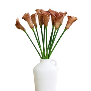 Fleur artificielle de haute qualité EV, lys blanc Calla pour la décoration de la maison et des mariages - Product Image 2