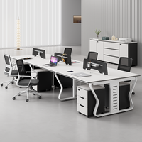 Bureau d'ordinateur pour employés, table simple et moderne de couleur blanche avec pieds blancs, bureau pour six personnes