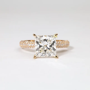 Anillo de compromiso de diamante cultivado en laboratorio con corte princesa, de joyería fina, elaborado en oro macizo, con diseño de diamante cuadrado. - Product Image 1