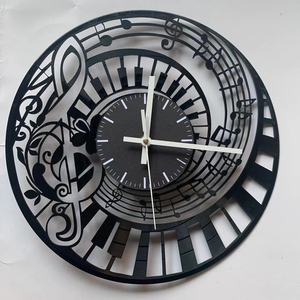 Reloj de Pared Personalizado con Impresión de Disco de Vinilo, Aguja de Cuarzo Hueca, Diseño Creativo para Niñas, Decoración Retro para Sala de Estar y Hogar - Product Image 6