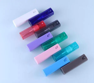 Lindo Color Rosa Blanco 10ml botella <span class=keywords><strong>de</strong></span> Spray <span class=keywords><strong>de</strong></span> limpieza <span class=keywords><strong>de</strong></span> boca cuadrada portátil niñas niños hombres desodorante Spray <span class=keywords><strong>alcohol</strong></span> desinfectante Spray - Product Image 2