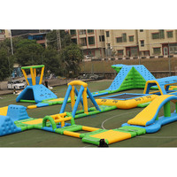 Parcours d'obstacles aquatiques gonflables flottants, parc aquatique commercial, jeu d'amusement