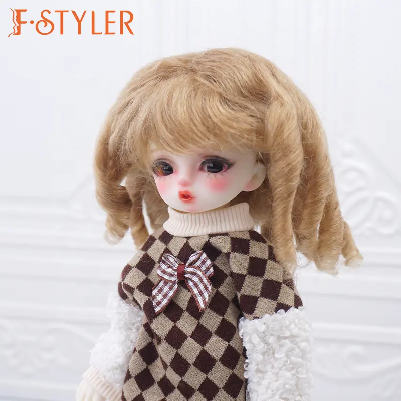 FSTYLER मोहायर मिनी Bjd सिल्की कर्ल 18 इंच अनुकूलित थोक थोक बिक्री BJD गुड़िया बाल विग के लिए समायोज्य गुड़िया सहायक उपकरण