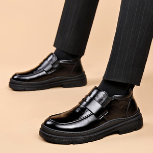 Zapatos de invierno para hombre, forrados de lana, de cuero, impermeables, antideslizantes, con suela gruesa, informales, para personas de mediana edad y mayores. - Product Image 4