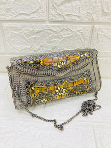 Embrague de mosaico de metal nupcial de diseñador exquisitamente hecho a mano hecho en La India, una opción elegante para damas en fiestas nocturnas - Product Image 2