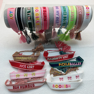 Braccialetti dell'Amicizia Etnici Personalizzati con Lettere Ricamate e Nappine - Vendita all'Ingrosso - Product Image 3