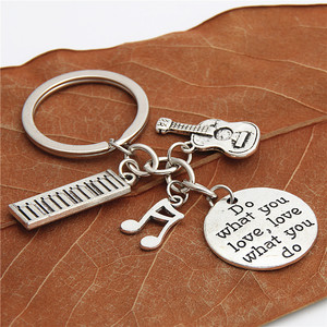 Llavero Decorativo Creativo para Colgar, con <span class=keywords><strong>la</strong></span> Frase 'Haz lo <span class=keywords><strong>que</strong></span> Amas, Amas lo <span class=keywords><strong>que</strong></span> Haces', con Notas Musicales, Guitarra, Piano - Product Image 3