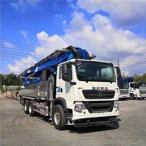 Camión de Bombeo de Cemento Pesado JIUHE, Compatible con Bomba de Concreto, Camión Bomba de Concreto de 38 m - Product Image 3