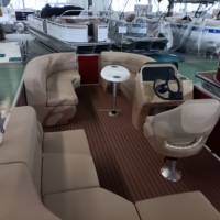 Bateau ponton en aluminium soudé Allhouse Mini Luxury (Yacht de luxe) avec canapé, moteur hors-bord et télécommande pour la pêche et le divertissement