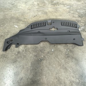 แผ่นกันกระแทกใต้ท้องรถยนต์โตโยต้า GS350 รุ่น 53295-33010 วัสดุ PP ป้องกันเครื่องยนต์ - Product Image 1