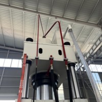 Presse hydraulique à quatre colonnes 100T avec moteur et pompe pour le poinçonnage, l'étirage, le formage, le traitement automatique des métaux
